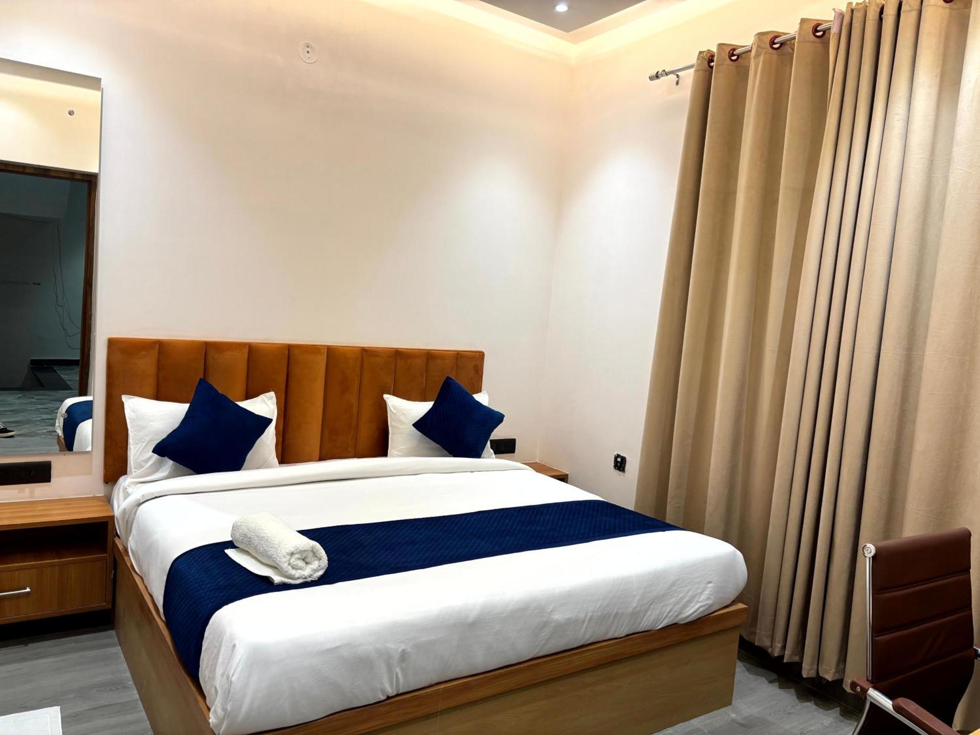 Hotel Taj Way By Jyoti Villa Agra  Bagian luar foto