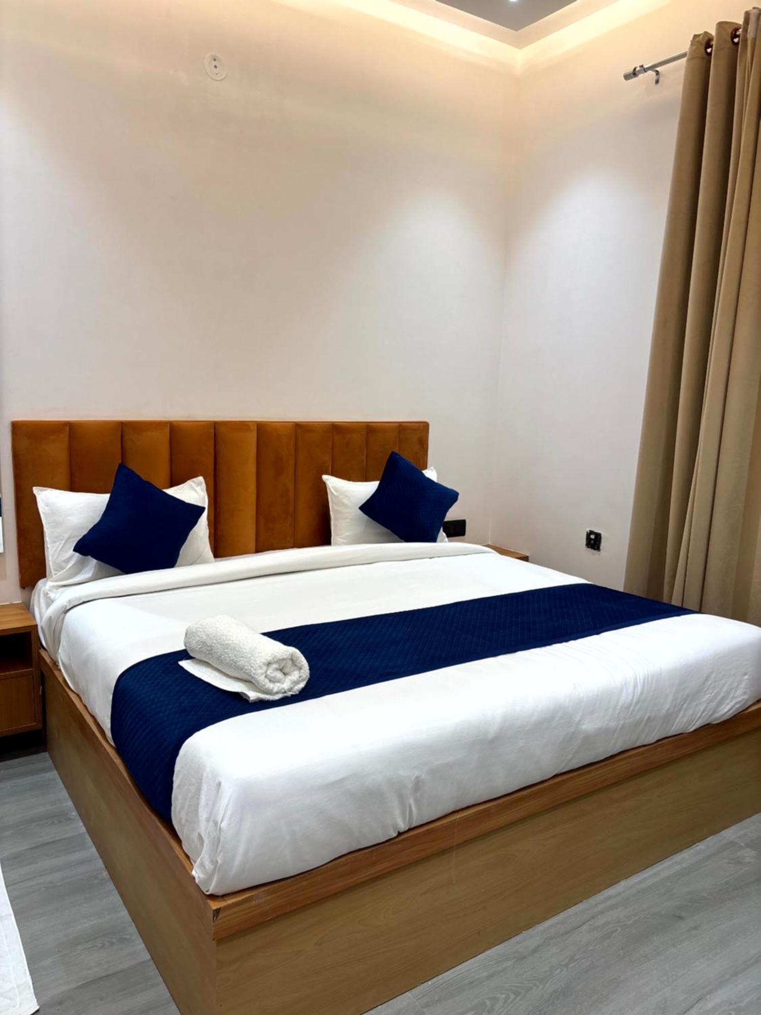 Hotel Taj Way By Jyoti Villa Agra  Bagian luar foto