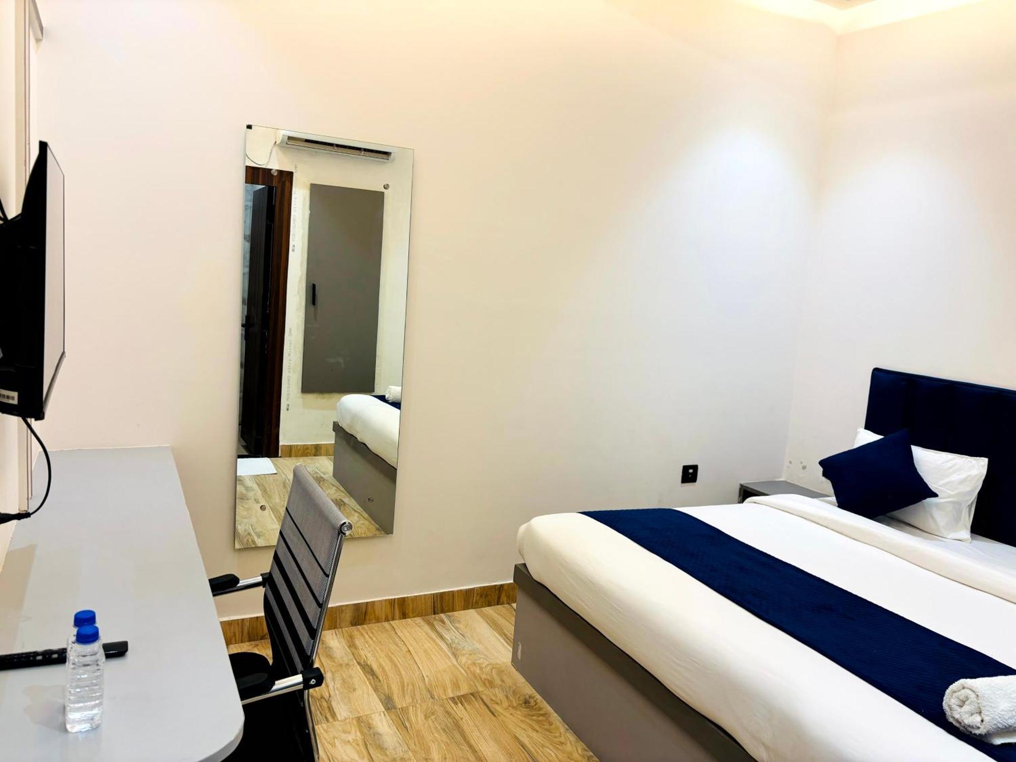 Hotel Taj Way By Jyoti Villa Agra  Bagian luar foto