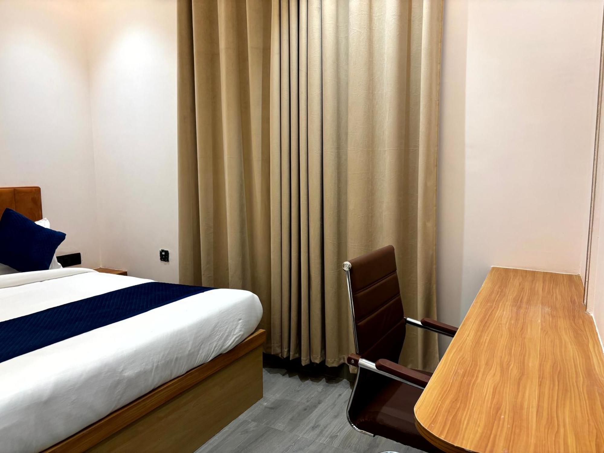 Hotel Taj Way By Jyoti Villa Agra  Bagian luar foto